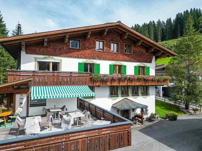 Hotel voor 2 personen, with sauna and tuin as well as uitzicht, met huisdier in Lech