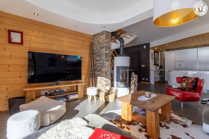 Chalet pour 10 personnes, avec terrasse ainsi que jacuzzi et sauna à Les Déserts - 3