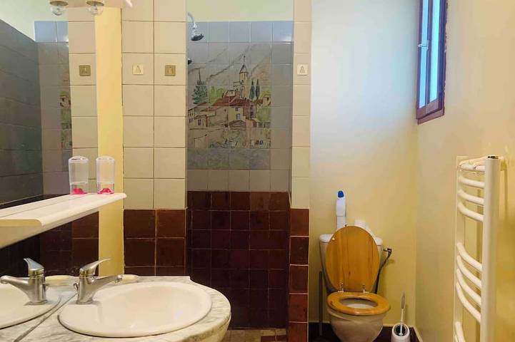 Location de vacances pour 6 personnes, avec jardin ainsi que piscine et terrasse à Sumène - 3