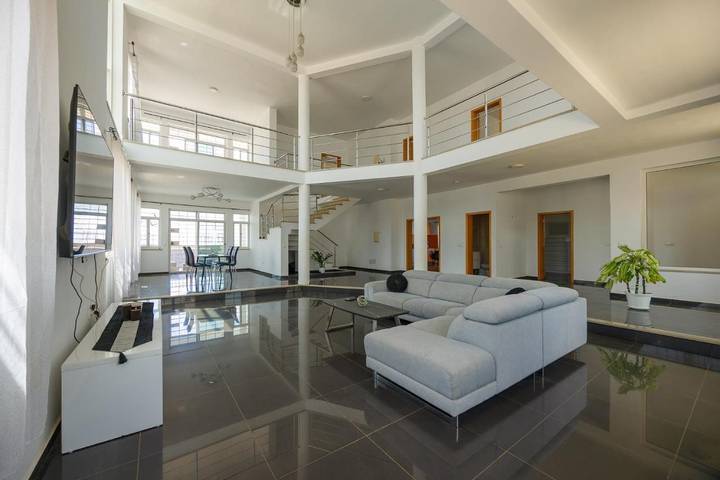 Location de vacances pour 10 personnes, avec jardin ainsi que vue et piscine dans Praia - 2