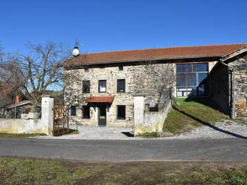 Gîte pour 15 personnes, avec terrasse à Retournac