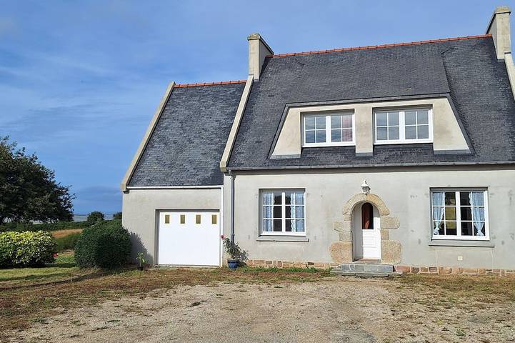 Location de vacances pour 4 personnes, avec jardin à Plouider