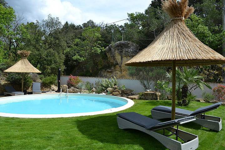 Location de vacances pour 2 personnes, avec piscine ainsi que jacuzzi et jardin à Mornas - 2