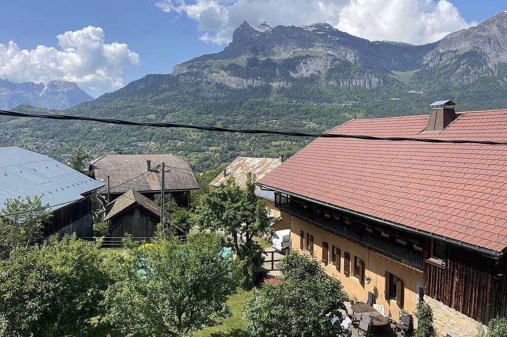 Apartamento entero, Grand Appartement Avec Très Grande Terrasse de 50m2 Dans 1 Village Haut-savoyard in Passy, Pays du Mont-Blanc