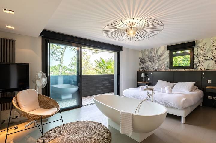 Location de vacances pour 10 personnes, avec balcon et jardin dans Plage La Milady - 2