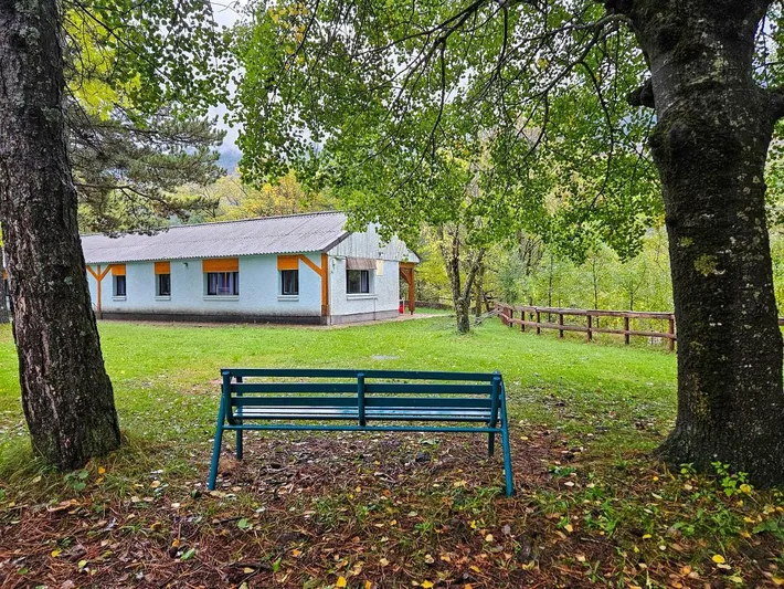 Aparthotel para 5 personas, con jardín además de piscina y vistas, Se admiten mascotas - 1