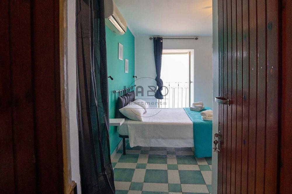 Entire apartment, Choros panoramic view in the heart of the town in Tropea, Vibo Valentia Province