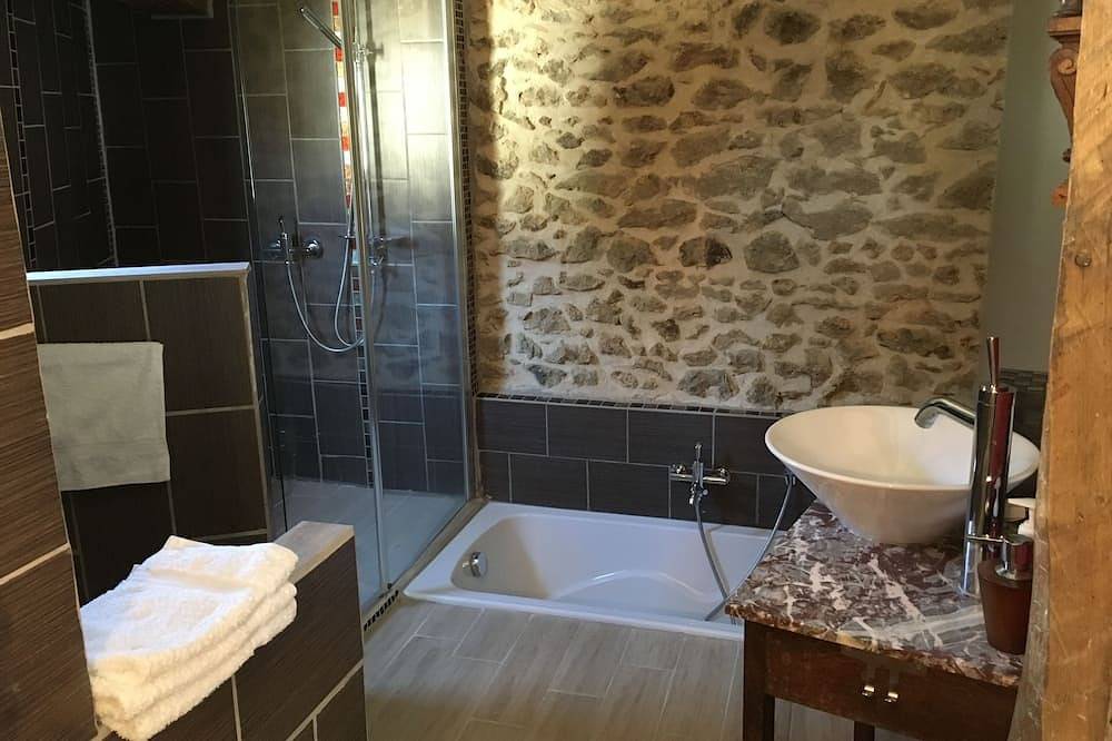 Récemment rénové 1 chambre gîte indépendant près de Loisirs Lacs et Chateau in Videix, Parc naturel régional Périgord-Limousin