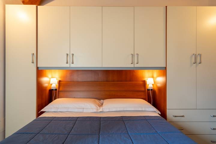 Entire apartment, Apartment 'Terrazza Sulla Val D'Orcia' with Shared Pool, Private Terrace and Wi-Fi in Radicofani, Val d'Orcia