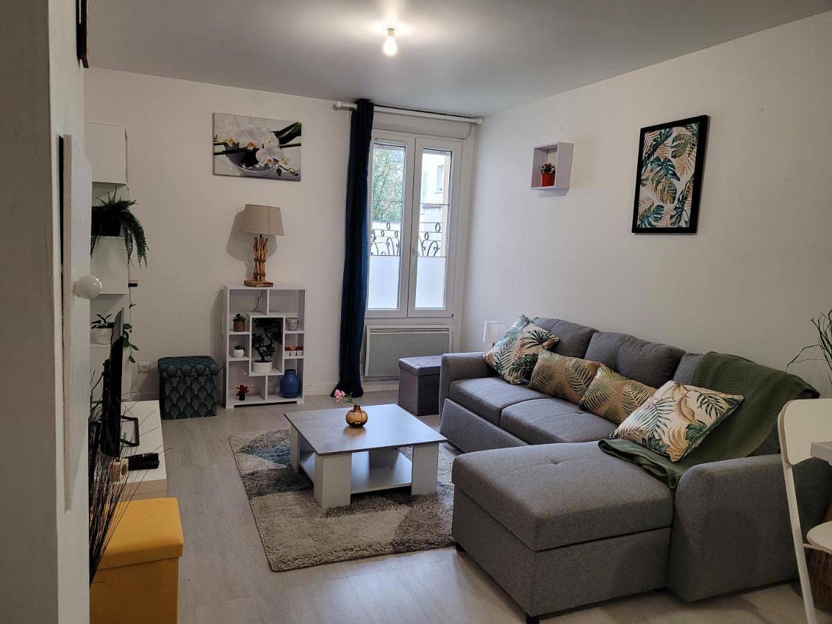 Appartement entier, One-Bedroom Apartment in Survilliers, Val-d'Oise