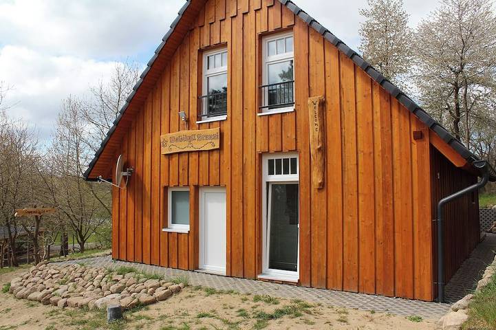 Ferienhaus für 8 Personen, mit Terrasse und Sauna in Marlow