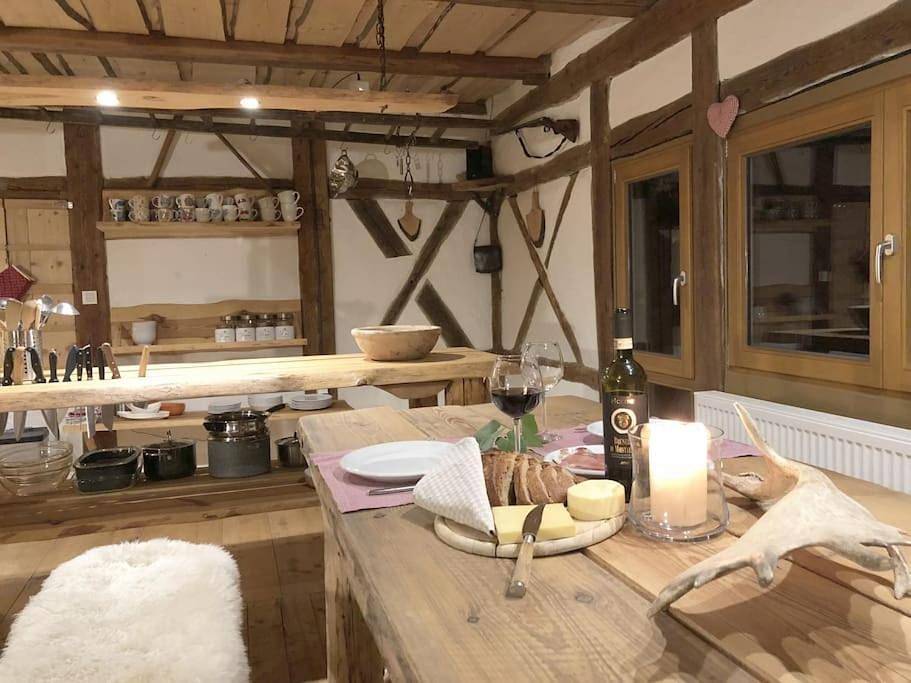 Ganze Wohnung, Chalet mit Almhüttencharme für bis zu 11 Personen in Litzendorf, Landkreis Bamberg