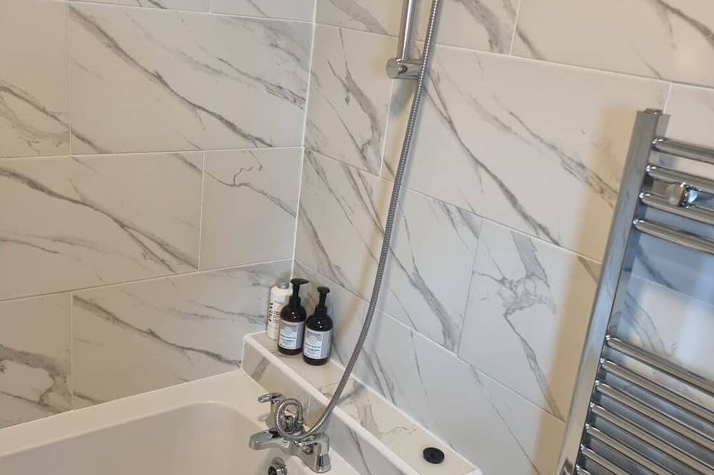 Entire apartment, Boutique ground floor maisonette with private garden. Pet friendly! in Colchester, Essex