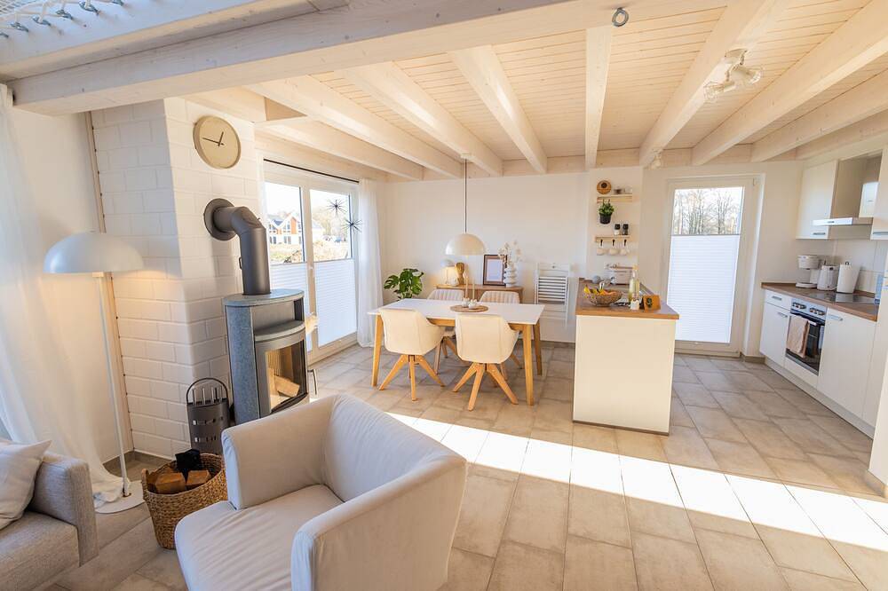 Maison de vacances neuve avec nombreux atouts (sauna, cheminée, premier rang lac) in Nordhorn, Arrondissement du Comté de Bentheim