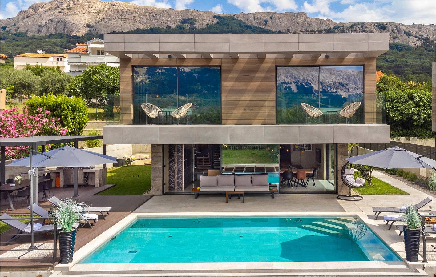 Charmantes Apartment mit Terrasse, Parkplatz und WLAN in der Nähe des Strandes Vela Plaža in Baska, Krk