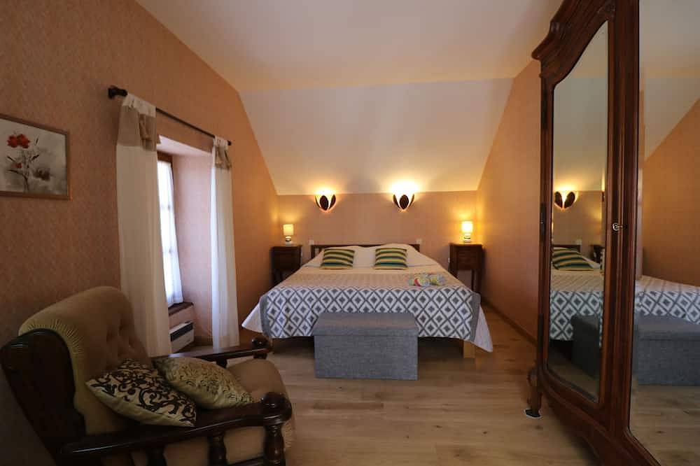 Randonnée  portes de l'Aubrac Vue sur  Lac  4 pers 2 chambres   2wc Mandailles in Castelnau-de-Mandailles, Parc naturel régional de l'Aubrac