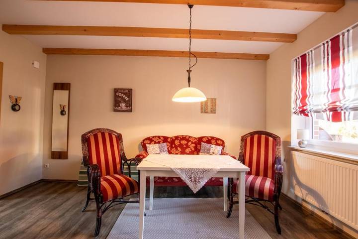 Ferienwohnung für 4 Personen, mit Terrasse und Garten in Roggenstede - 2