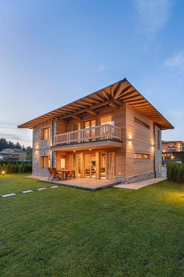 Villa with Private Pool in Pirin