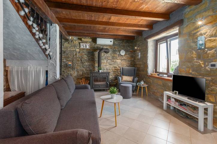 Ferienhaus für 6 Personen, mit Balkon und Garten sowie Pool - 1