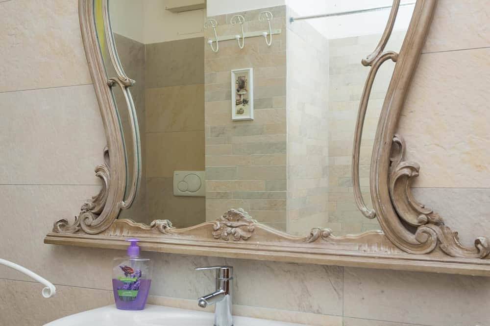 Apartamento entero, Casa de vacaciones en Perugia, ideal para familias in Corciano, Provincia de Perugia