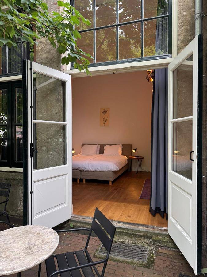 Vacation rental for 3 people, with Terrace and Yard as well as View in Haarlem