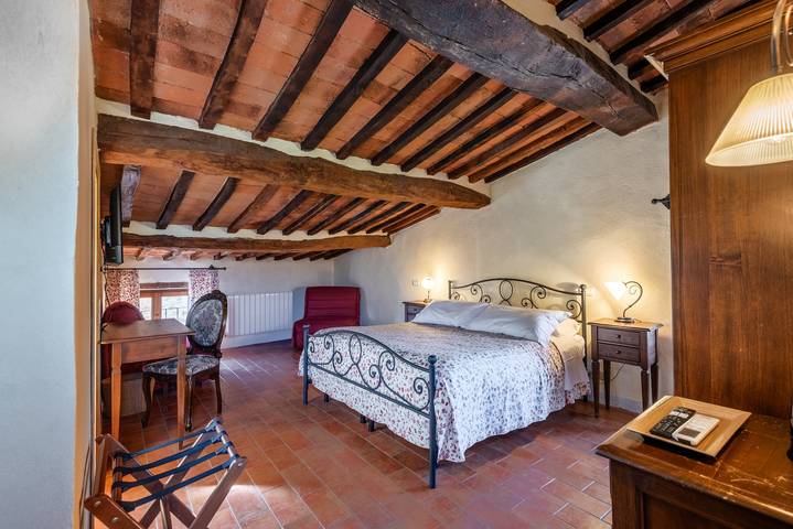 Chambre pour 4 personnes dans Montisi