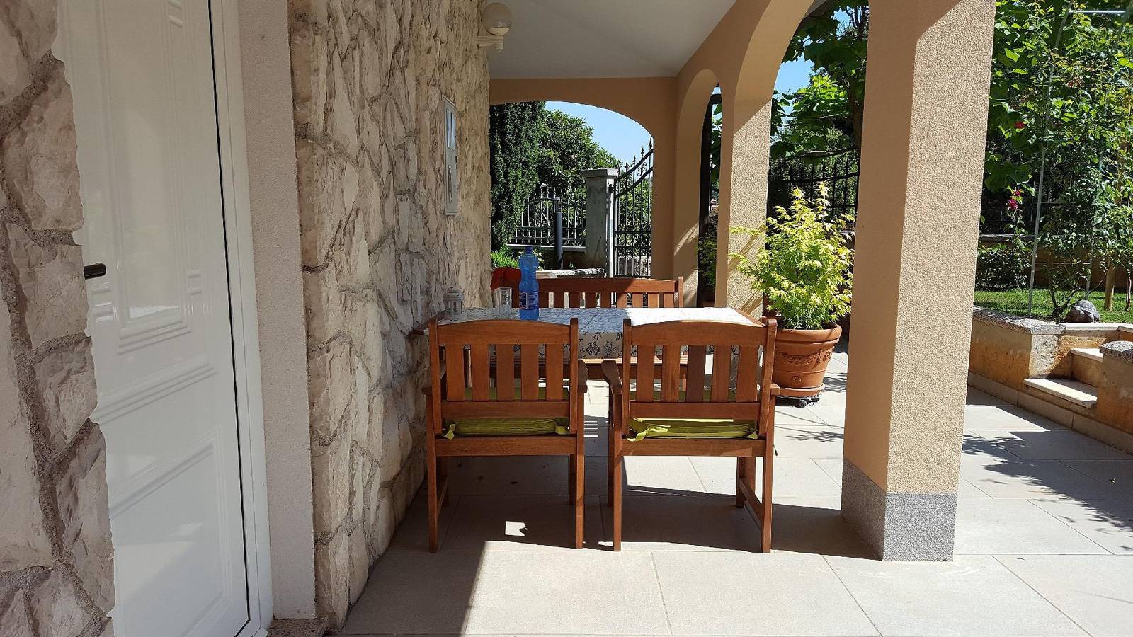Entire holiday apartment, Studio apartment in Banjole with garden, terrace in Banjole, Southcoast Istria