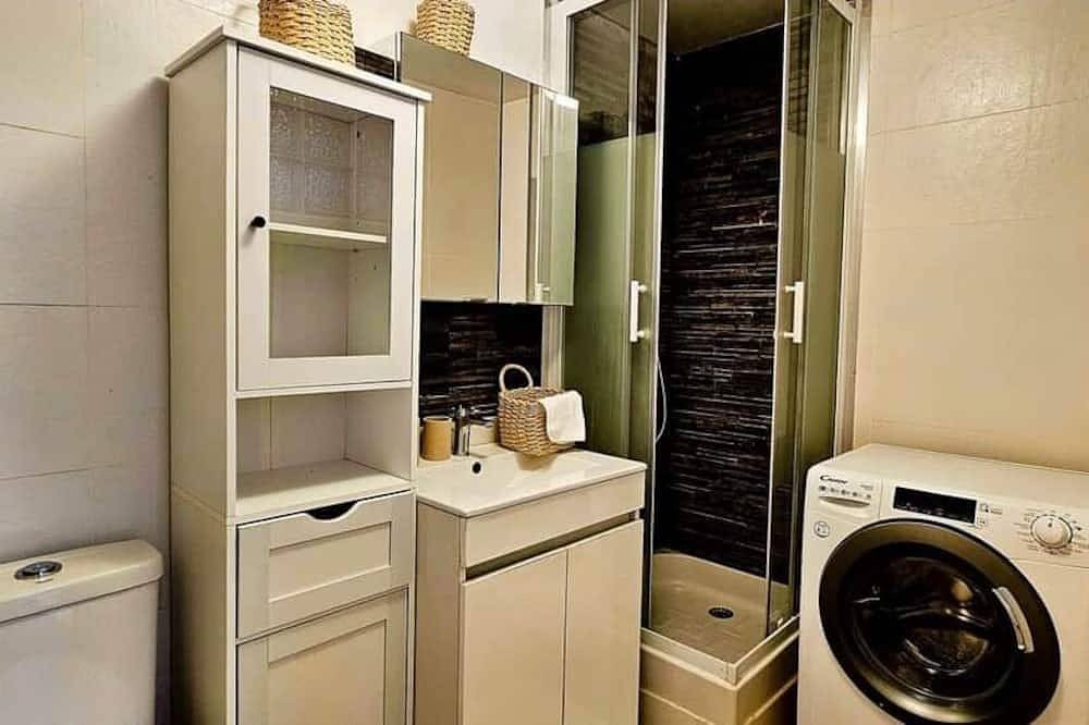 Entire apartment, La Cachette Oubliee | 10 mn from the station in Melun, Seine-et-Marne