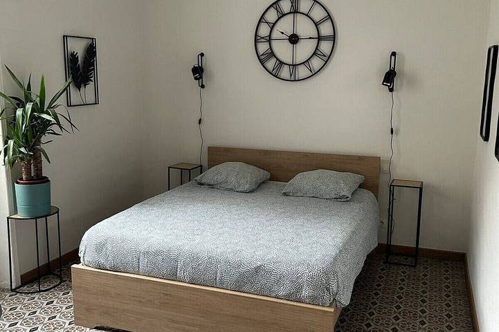 Gîte pour 2 personnes, avec Jacuzzi ainsi que Terrasse et Jardin à Lurs - 2