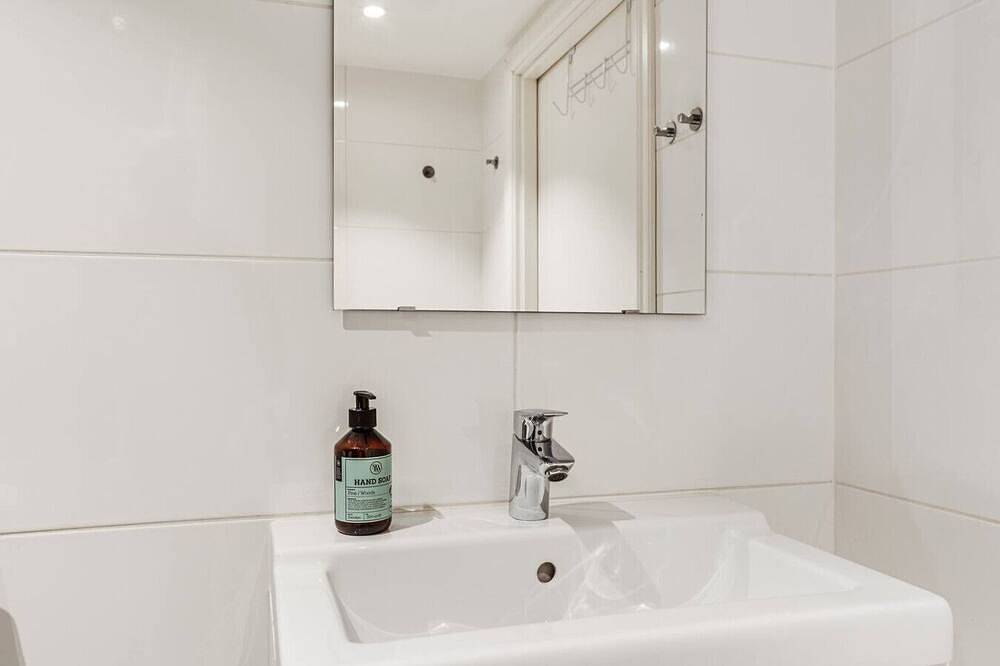 Entire apartment, Trendy & Central Stockholm Apt in Östermalms stadsdelsområde, Stockholm
