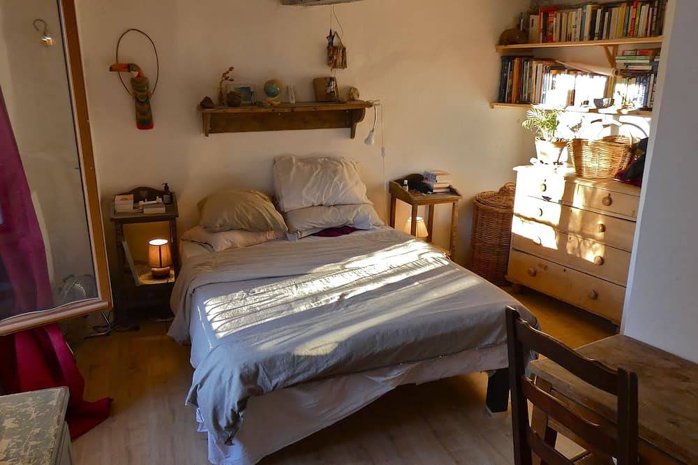 Jolie maison douillet à 20 metres de la rivière in Correns, Région de Brignoles