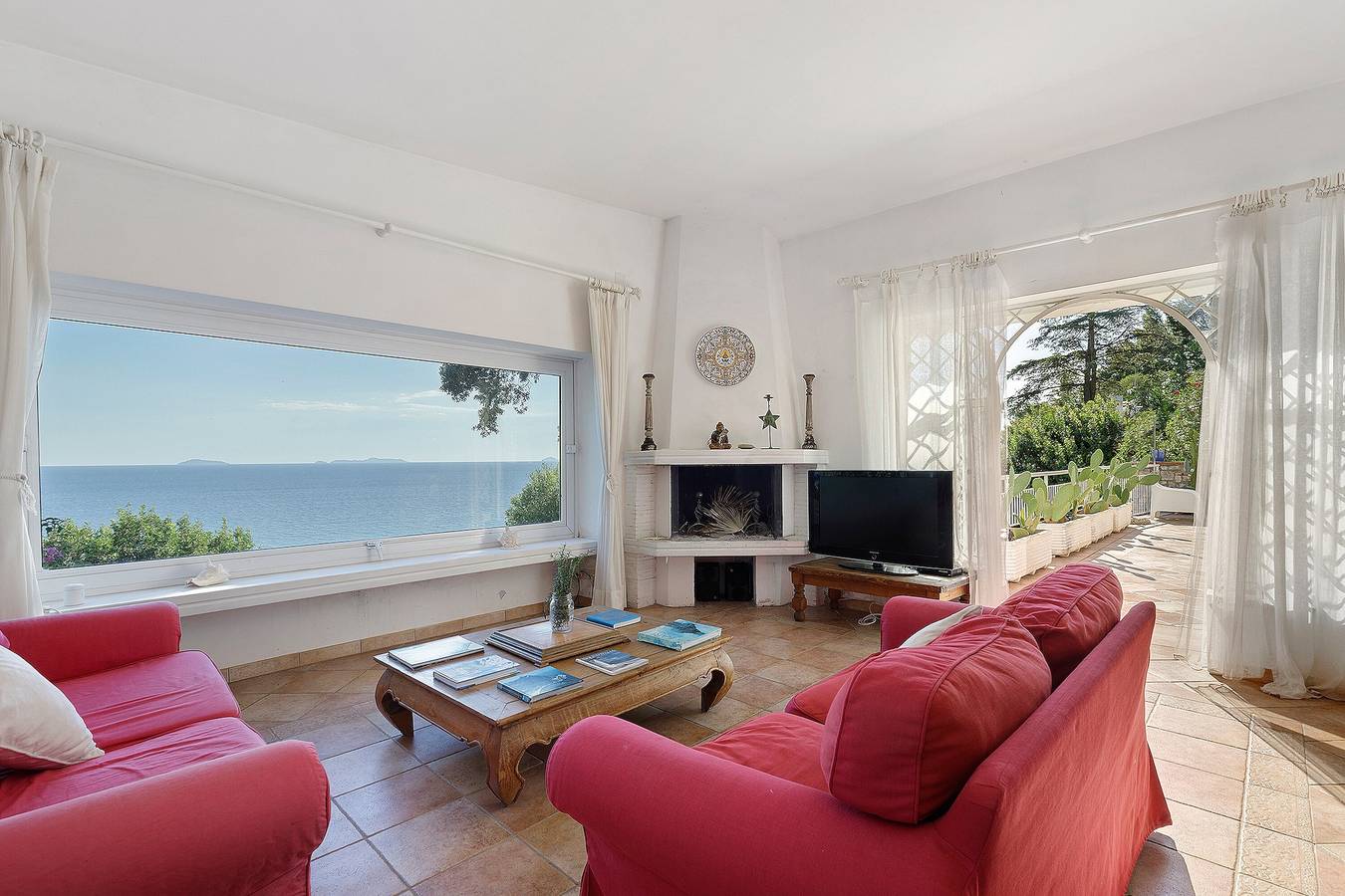 Villa Punta Rossa Escape mit Meerblick, privater Terrasse und Wlan in San Felice Circeo, Pontinische Ebene