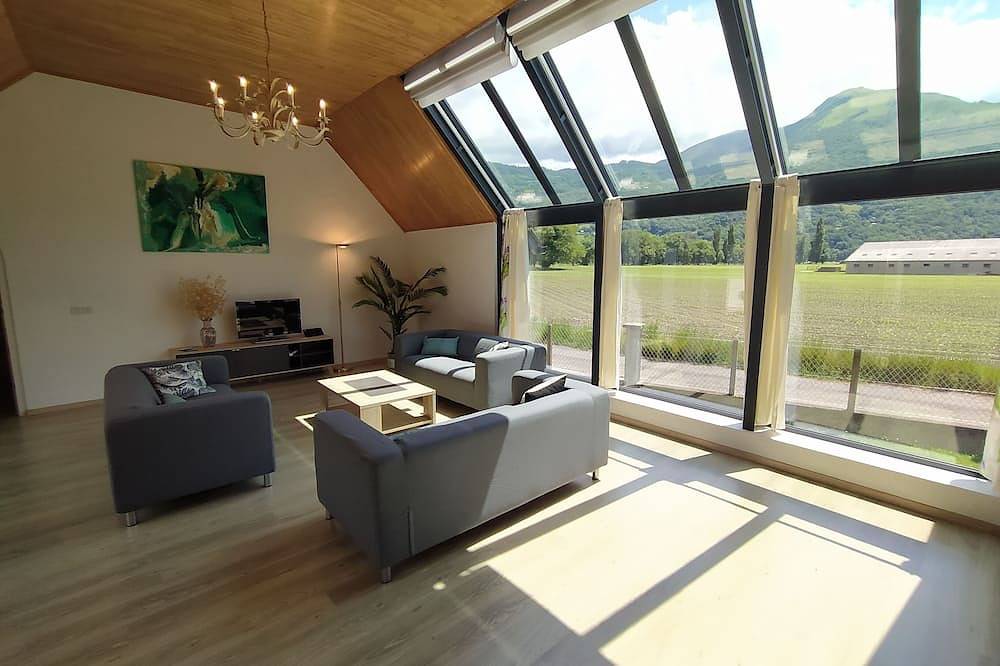 House with breathtaking view of the mountains in Adast, Parque nacional de los Pirineos
