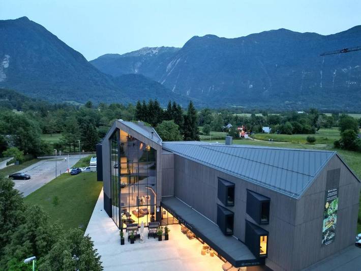 Hôtel pour 3 personnes, avec vue et sauna ainsi que jardin et piscine, animaux acceptés