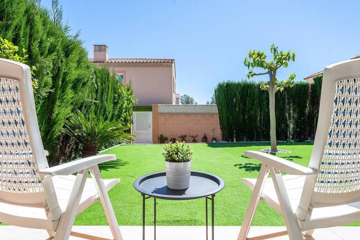 Casa de vacaciones 'Isla Bonita' con vistas al mar, Wi-Fi y aire acondicionado in El Casalot, Montroig