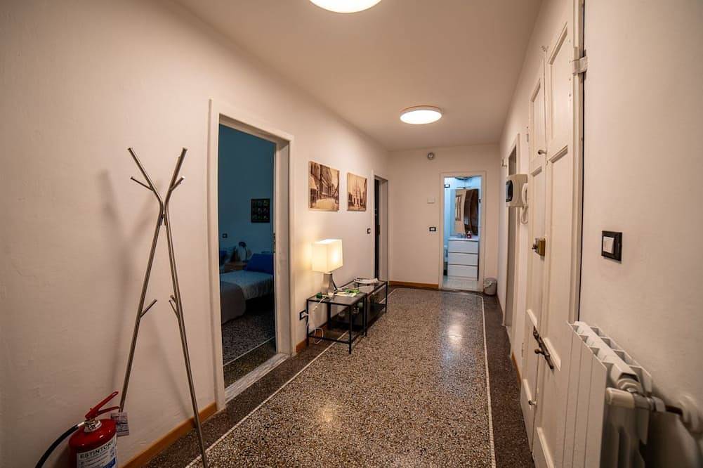Apartamento entero, Across the Arno River, air-conditioned and a stone's throw from downtown! in Pisa, Costa de la Maremma