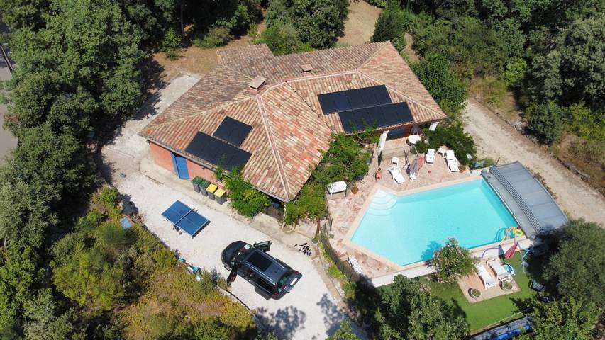 Villa pour 14 personnes, avec piscine ainsi que jardin et terrasse, animaux acceptés - 1