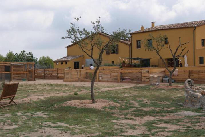 Casa rural para 8 personas, con vistas además de jardín y terraza en Alt Penedès - 4
