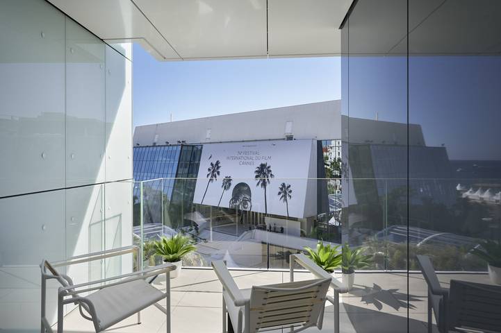 Gîte pour 4 personnes, avec Terrasse dans Palais Des Festivals Et Des Congres