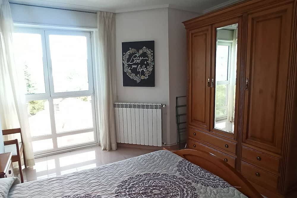 Entire apartment, Apartamento 1 Dormitorio Ainsa in Aínsa, Spanish Pyrenees