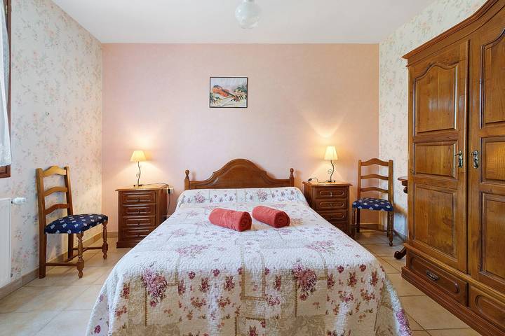 Habitación Eglantier con terraza y jardín compartidos, Wi-Fi in Milhac, Quercy