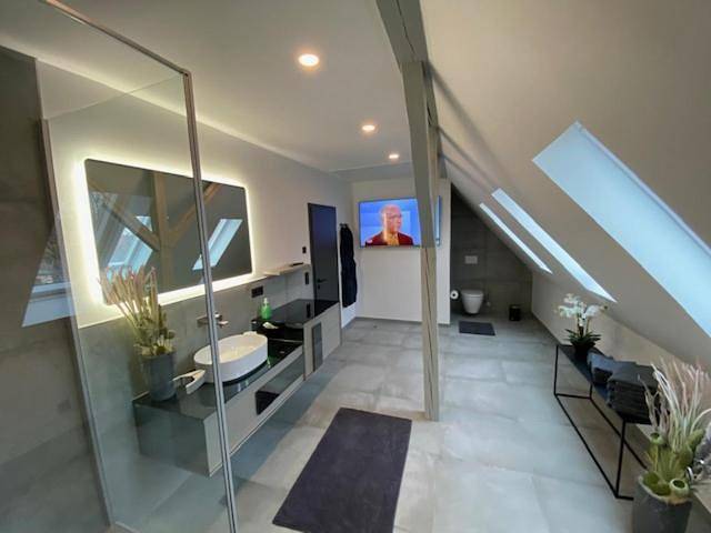 Six-Bedroom House in Halle, Saale-Unstrut