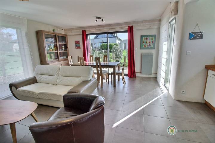 Gîte pour 6 personnes, avec sauna et jardin ainsi que terrasse et piscine