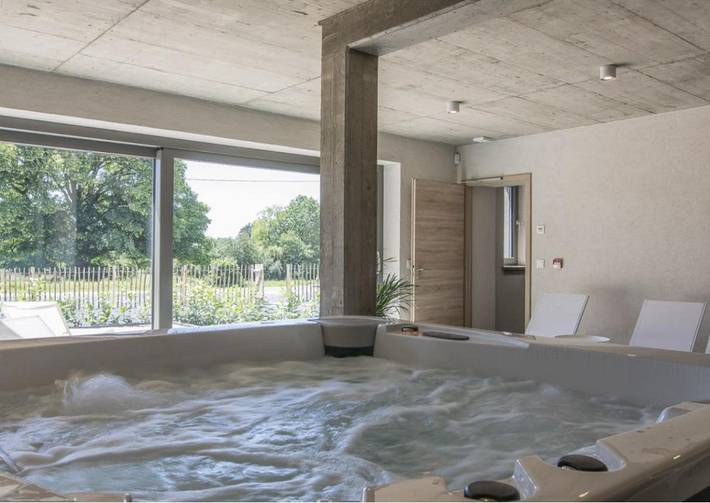 Location de vacances pour 9 personnes, avec jardin ainsi que jacuzzi et sauna, adapté aux familles à Léglise - 2