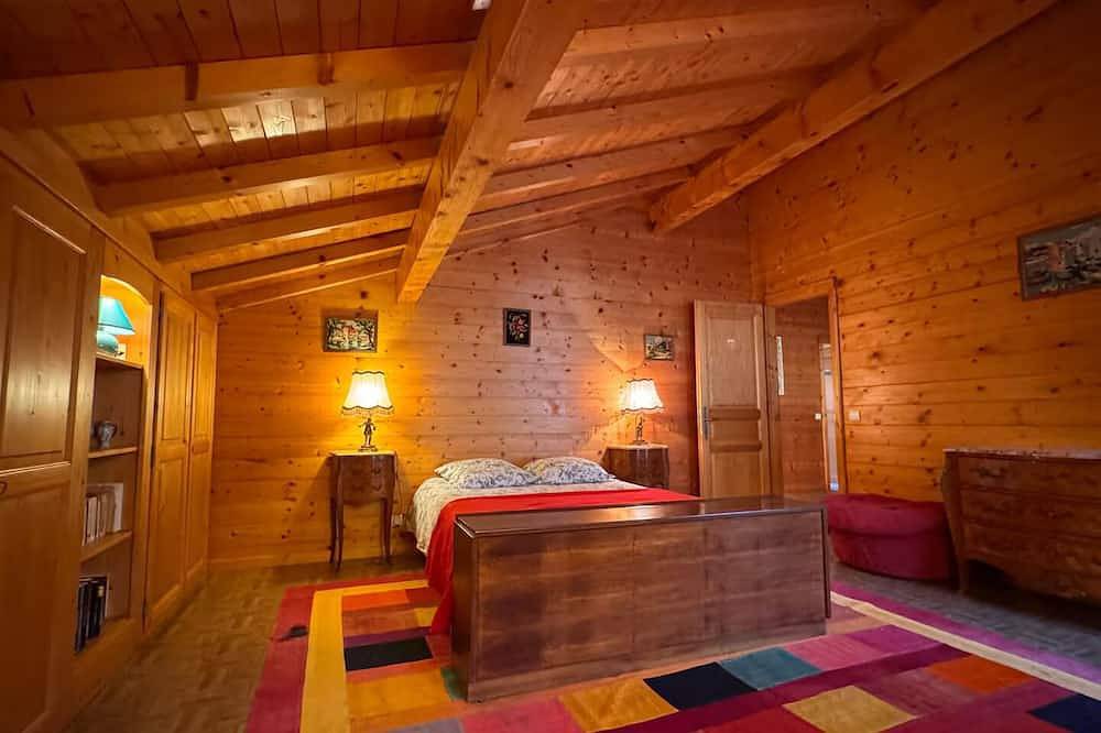 10 min from Lake Annecy, large, quiet chalet with view in Faverges, Parque natural regional del Macizo de Bauges