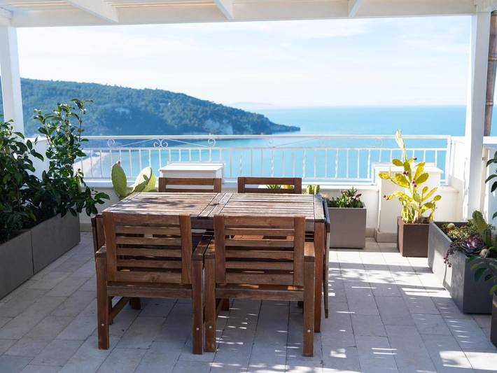 Casa vacanza per 4 persone, con balcone e panorama a Peschici