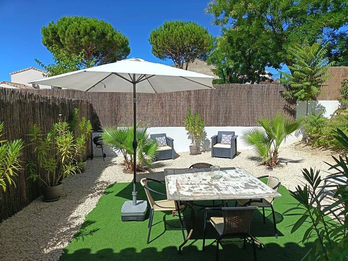 Appartement de vacances pour 2 personnes, avec Terrasse ainsi que Jardin et Vue à Vaison-la-Romaine