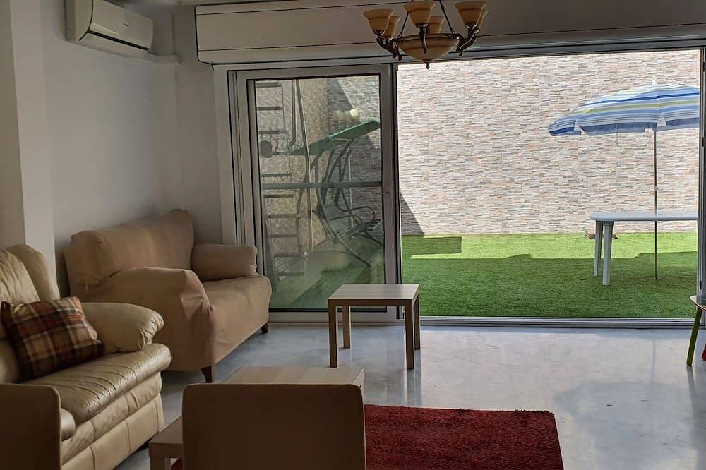 House in Tomares, next to Seville. in Tomares, Sevilla Province