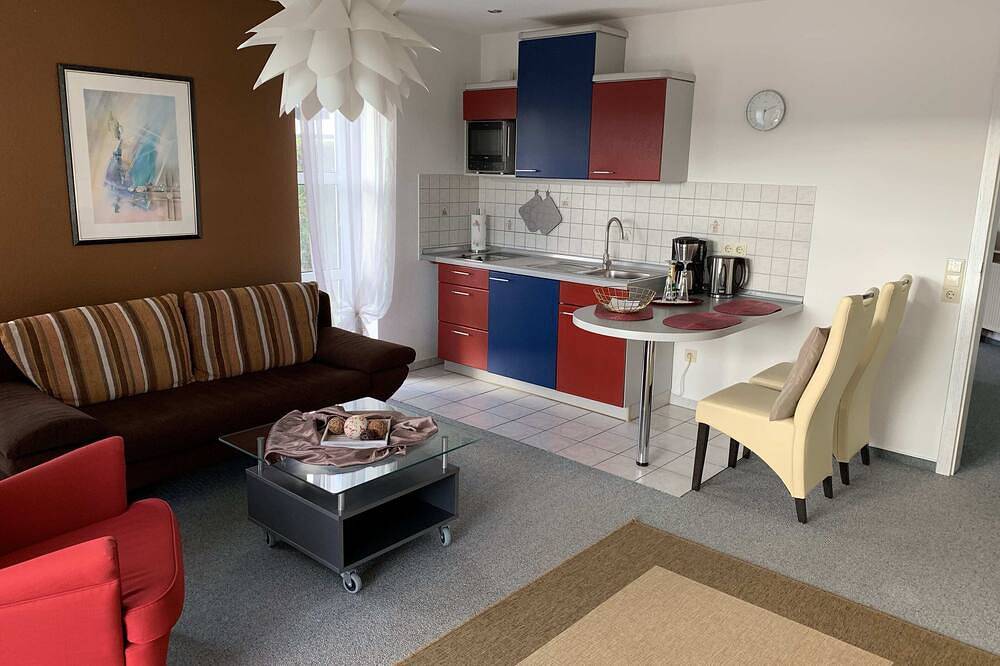 Ganze Wohnung, Helles Appartement (48 qm) für bis zu 4 Personen mit Terrasse und Aussicht über das Saaletal in Bad Bocklet, Rhön-Bayern