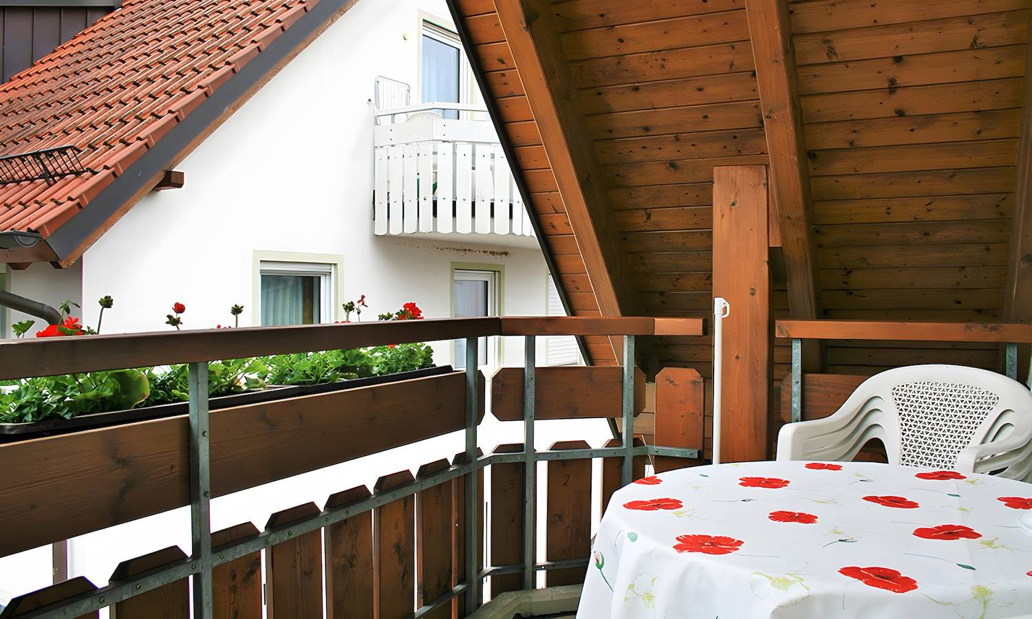 Apartamento entero, Apartamento 'B 04' con vistas al lago, jardín compartido y Wi-Fi in Immenstaad, Immenstaad am Bodensee